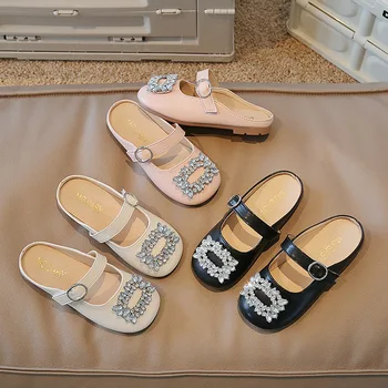 2023 AncoBear/ Обувки Принцеса от Лачена кожа върху плоска подметка за Момиченца, Модни Сандали с Кристали, Детска Елегантни Обувки