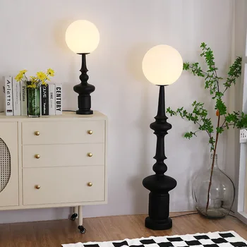Италианската дизайнерска настолна лампа в стил ретро, ретро настолна лампа за дневна, украса на дивана, спиране на тока, художествена настолна лампа